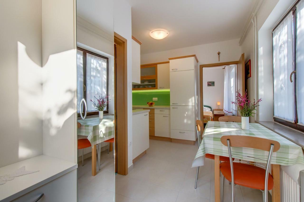Apartment Simona Mali Lošinj Екстериор снимка